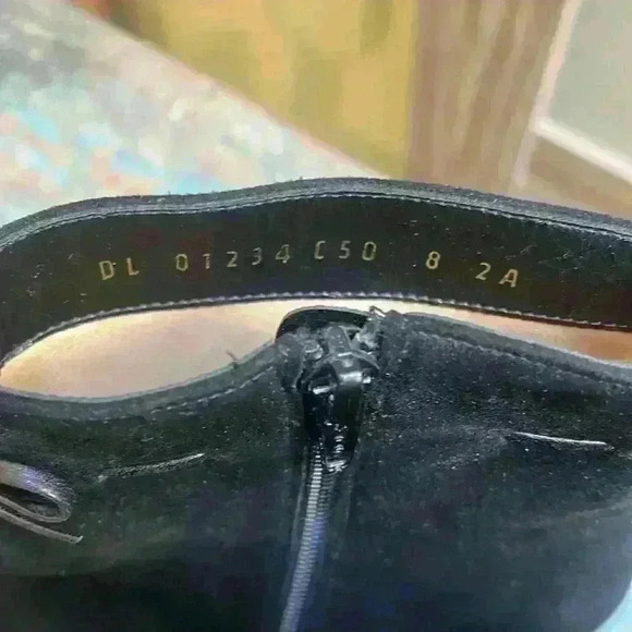 Salvatore Ferragamo beautiful booties with leather bow size 8 🖤 - Picture 2 of 6